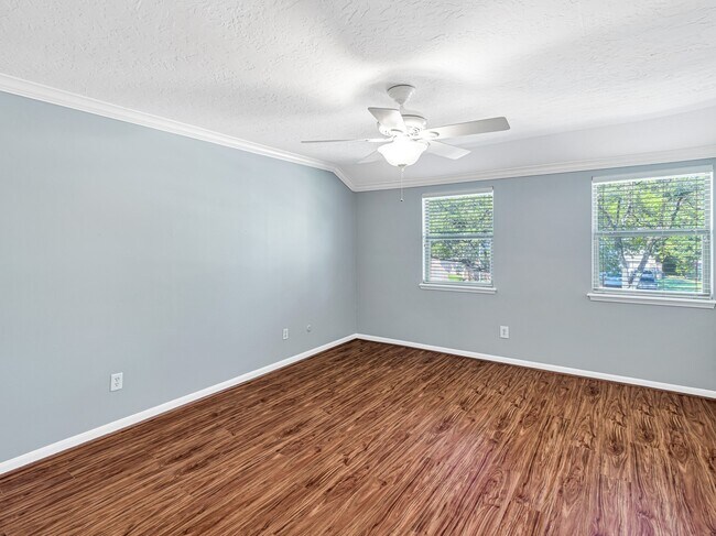 Building Photo - 1144 N Kirkwood Rd