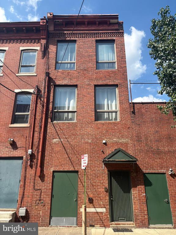 Building Photo - 725 Kater St