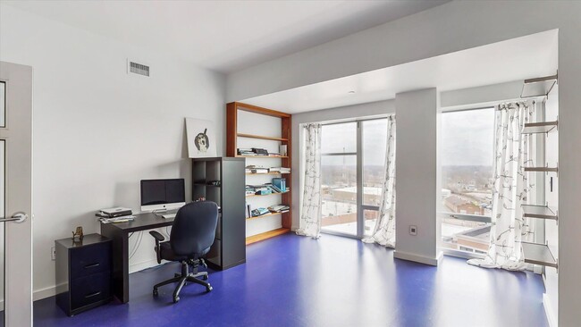 Building Photo - 3,400 SQFT CONDO IN DOWNTOWN CHAMPAIGN W/ ...