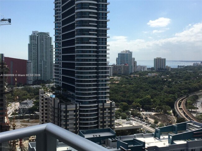 Building Photo - 1100S S Miami Ave