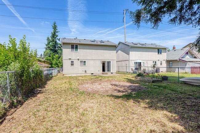 Building Photo - Woodstock 3 Bedroom Single Family Home