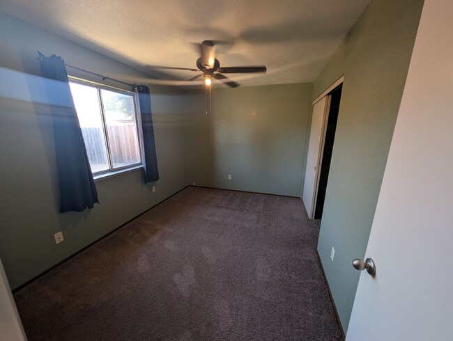 Building Photo - Move In Special 1/2 off 1st Months Rent