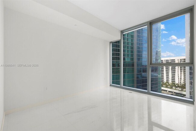 Building Photo - 300 Biscayne Blvd Way