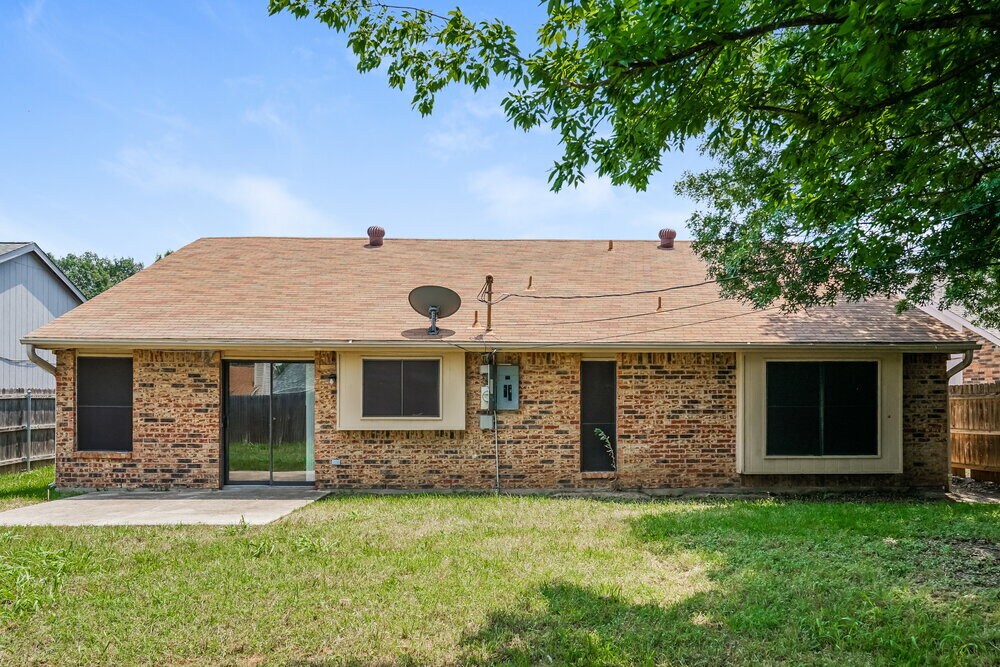 Building Photo - 2303 Villanova St