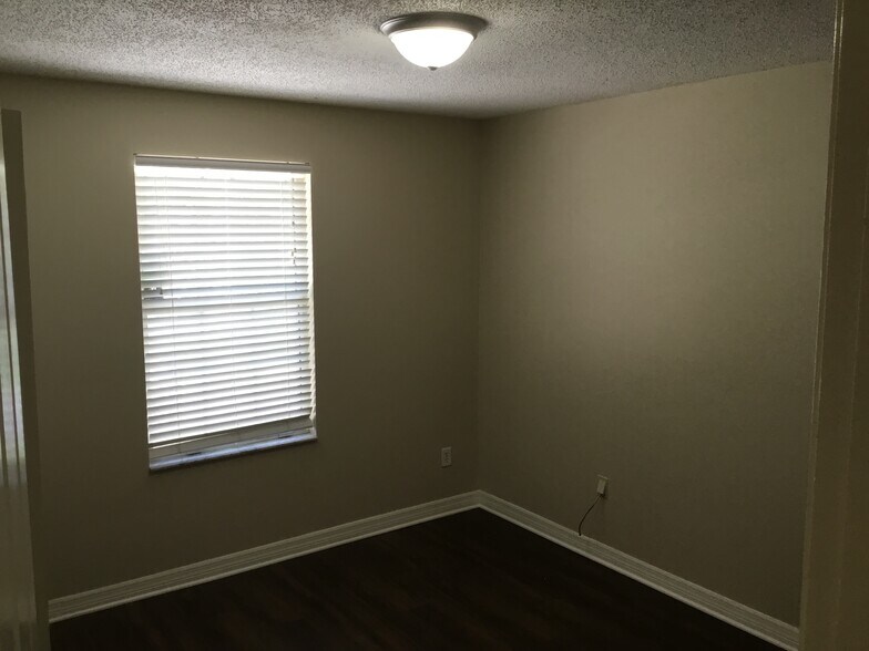 Building Photo - 1000 Marble Ridge Dr