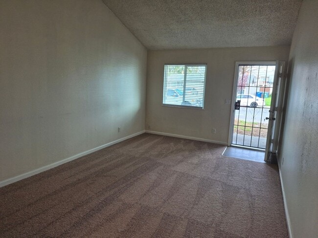 Building Photo - 3926001/70