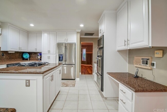 Building Photo - 7380 Live Oak Dr