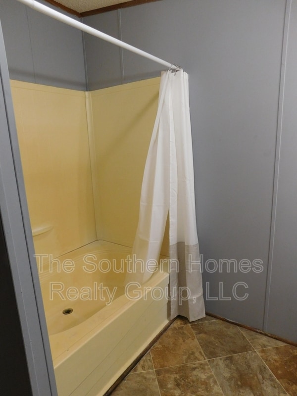 Building Photo - 233 Co Rd 725