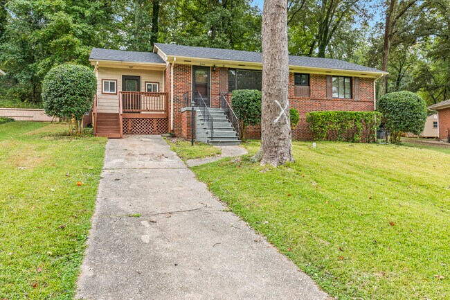 Building Photo - 2788 Lancaster Dr