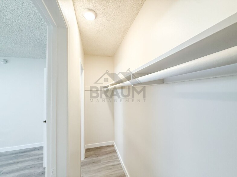 Building Photo - 5433 Sepulveda Blvd