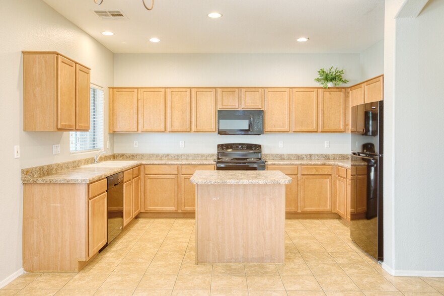 Building Photo - 3799 S Laurel Way