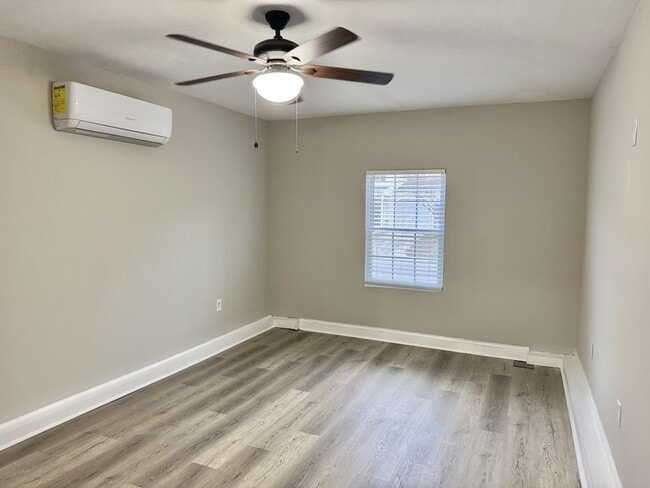 Building Photo - 505 Clearfield Dr