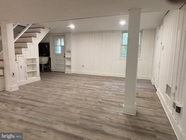 Building Photo - 9103 Wallace Rd