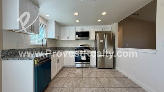 Building Photo - 16657 Kayuga St