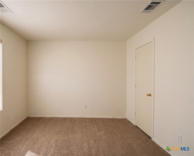 Building Photo - 4607 Lloyd Dr