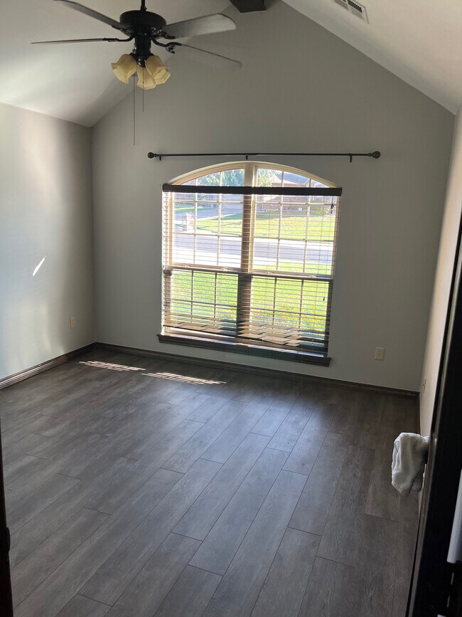 Building Photo - 11909 Whitney Way