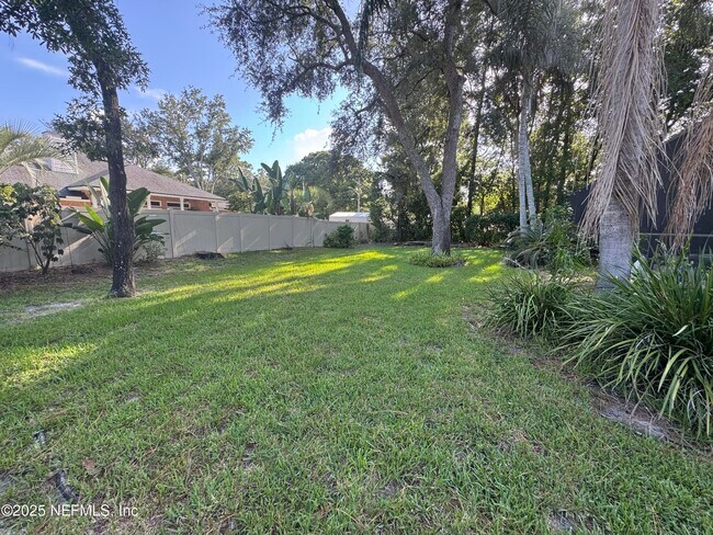 Building Photo - 12402 Mt Pleasant Woods Dr