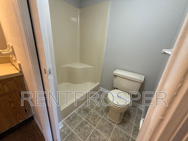 Building Photo - 1069 Ellen Ct