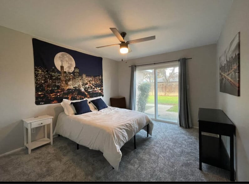 Building Photo - 3272 W Browning Ave