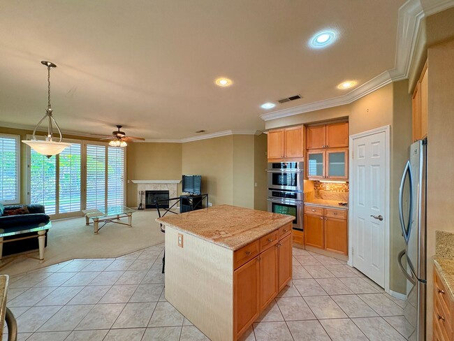 Building Photo - Beautiful 3 Bedroom Plus Office One Story ...