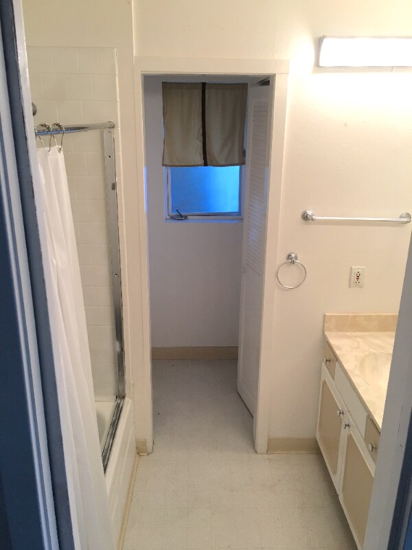 Building Photo - 2381 Paradise Dr