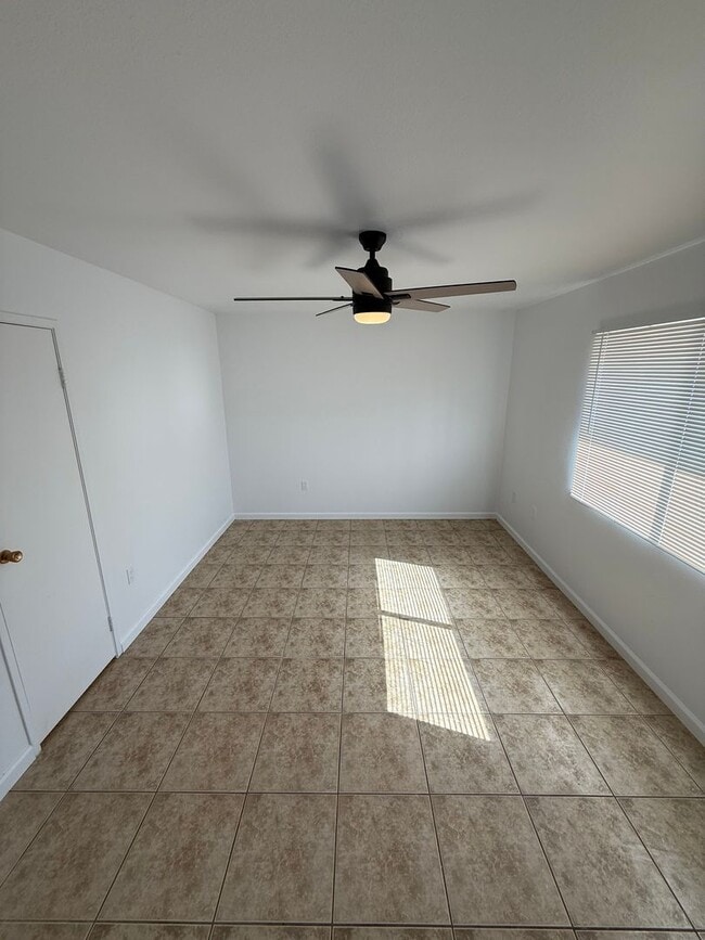 Building Photo - Charming 2-Bedroom, 2-Bathroom Home in 55 ...