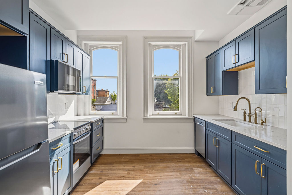 Unit 2 Kitchen - 319 Connecticut St