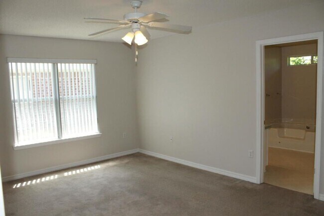 Building Photo - 1606 Trent St