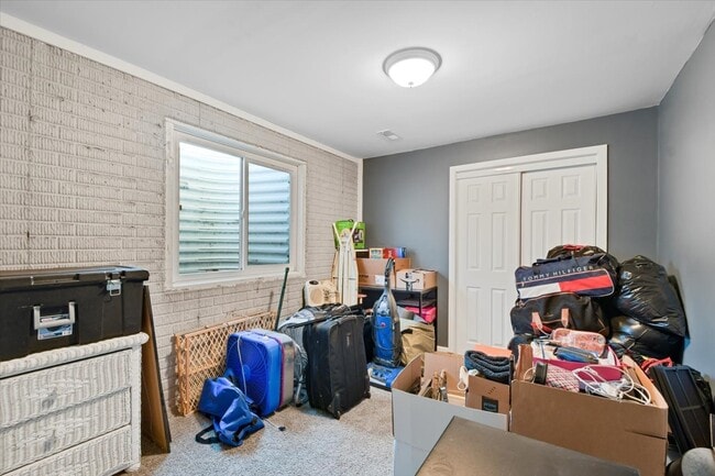Building Photo - 705 Bergamot Dr