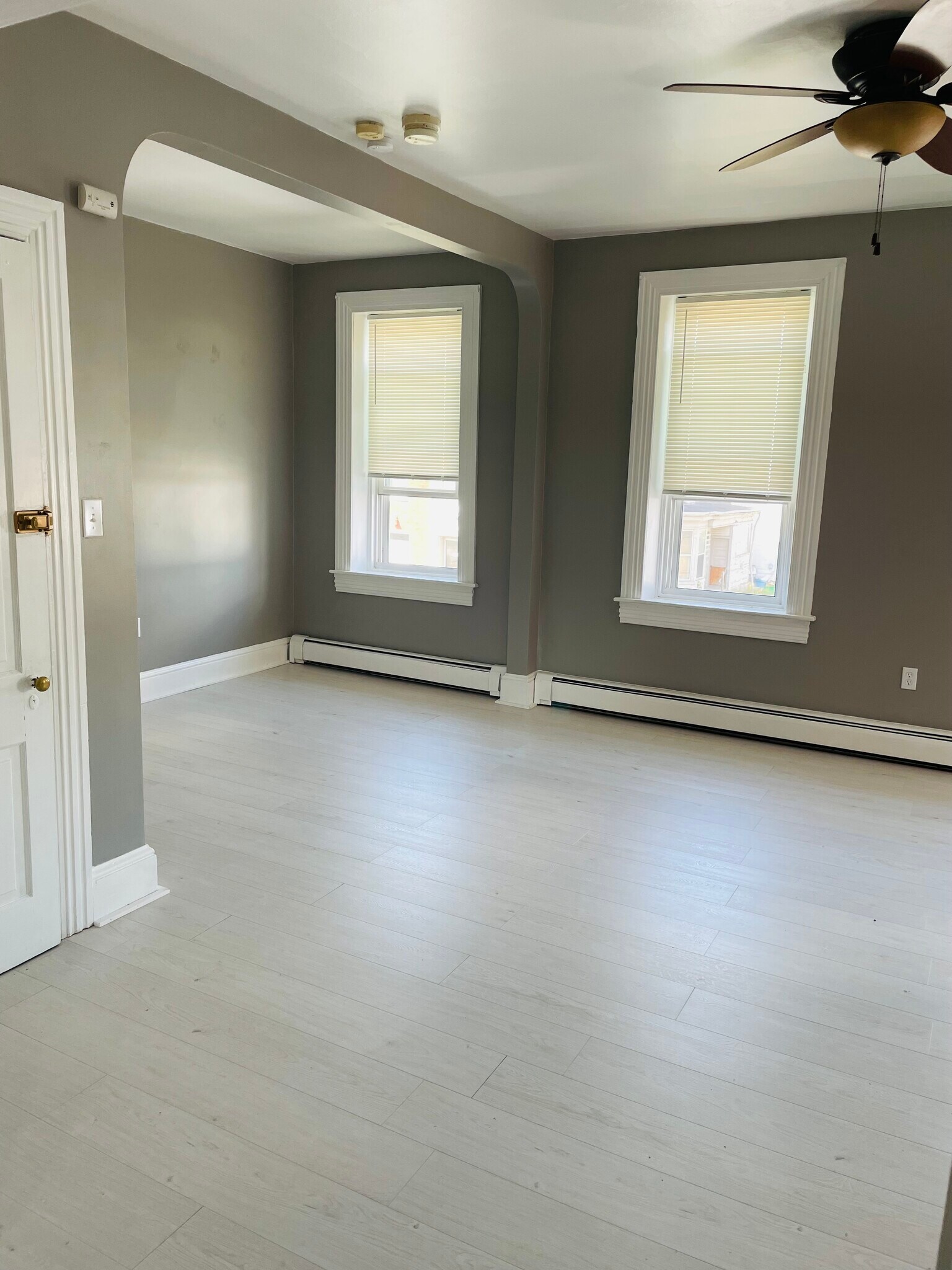 Building Photo - 1006 E Market St