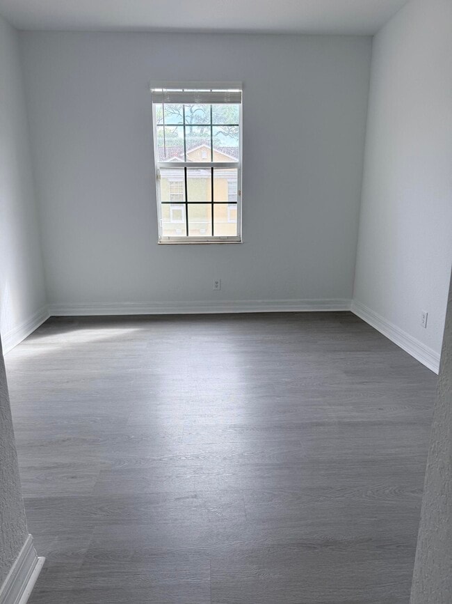 Building Photo - 820 Pipers Cay Dr