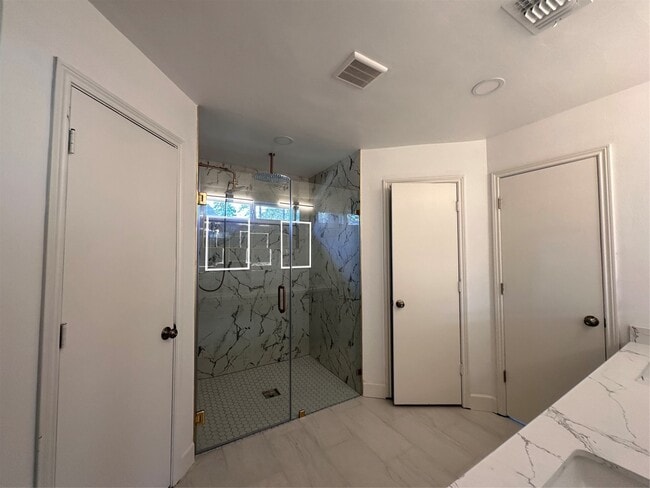 Building Photo - 17707 Moss Point Dr