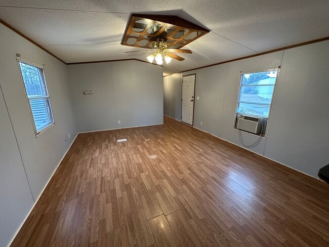 Building Photo - Spacious 3 bedroom, 2 bath singlewide in A...