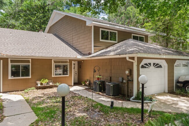 Building Photo - 811 SW 50th Way