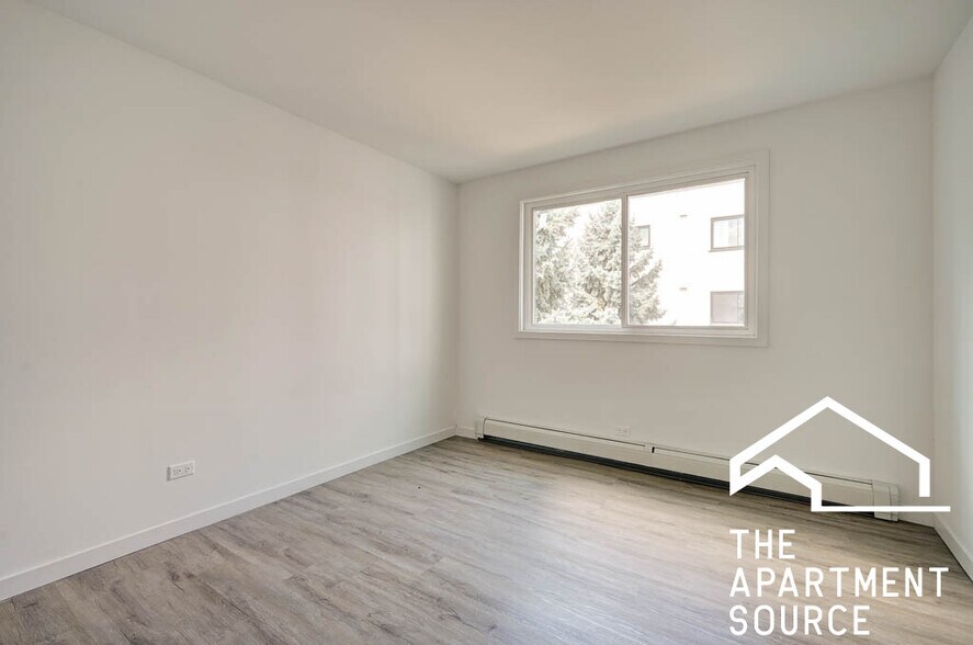 Building Photo - 7521 N Sheridan Rd