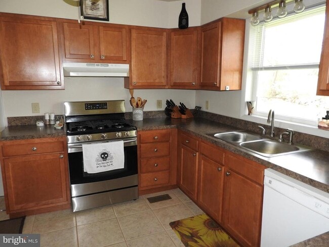 Building Photo - 2711 Bel Pre Rd