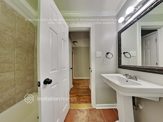 Building Photo - 4721 Murrayhill Rd