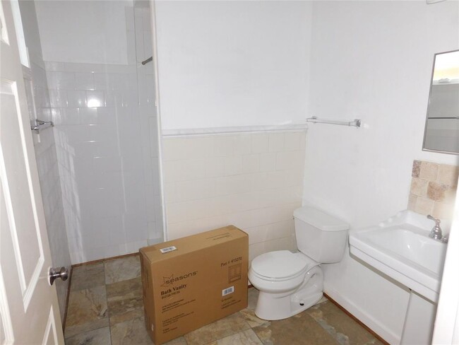 Building Photo - 3201 Flora St