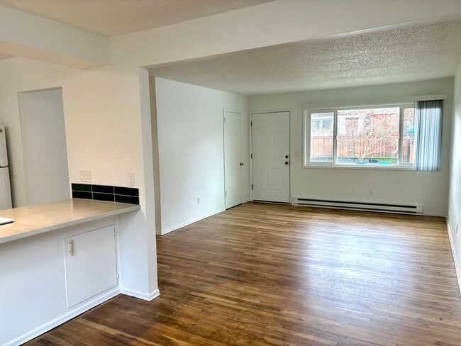 Building Photo - HALPC04