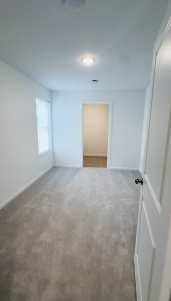 Building Photo - 5018 Primrose Rdg