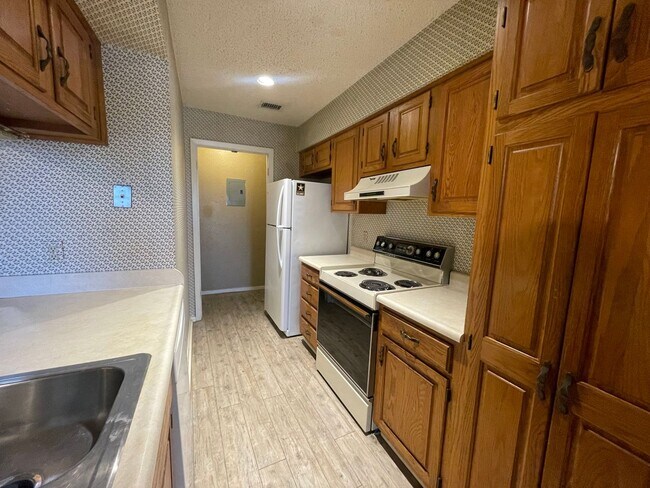 Building Photo - 657 Ruidosa Ave