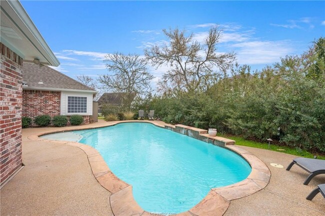 Building Photo - IMMEDIATE MOVE IN! Gorgeous 4 bedroom 3 ba...