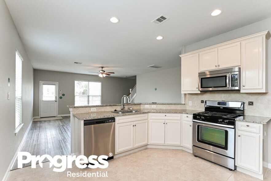 Building Photo - 17611 Sulphur Stream Dr