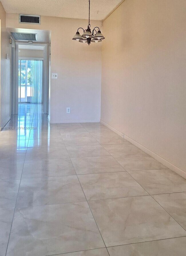 Building Photo - 400 SW 134th Way