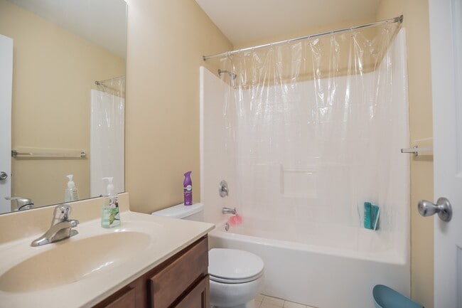 Building Photo - 216 Westbrook Dr