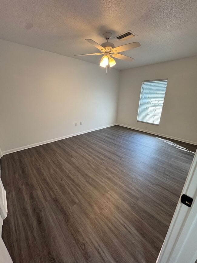 Building Photo - 1729 NE 2nd St