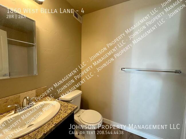Building Photo - 1860 W Bella Ln