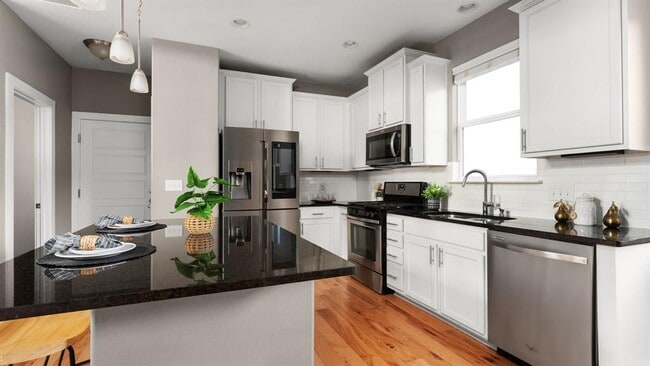 Building Photo - 5910 Swayden Ln