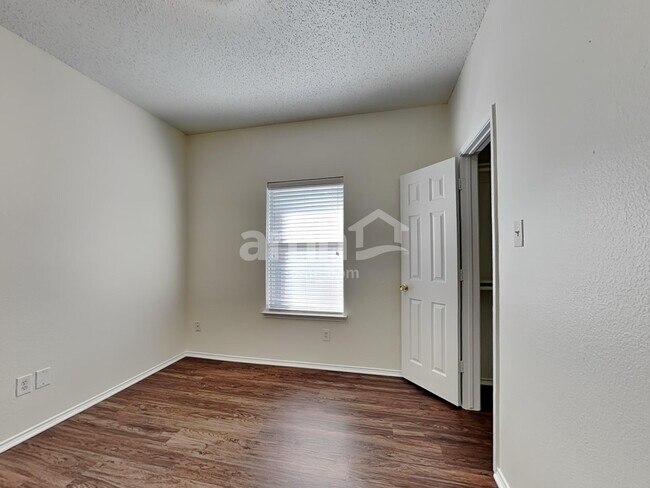 Building Photo - 6711 Flamewood Dr