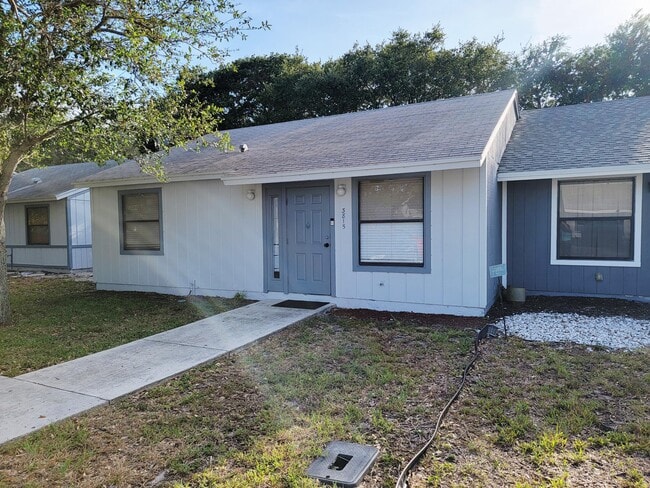Building Photo - 3815 Woodridge Terrace